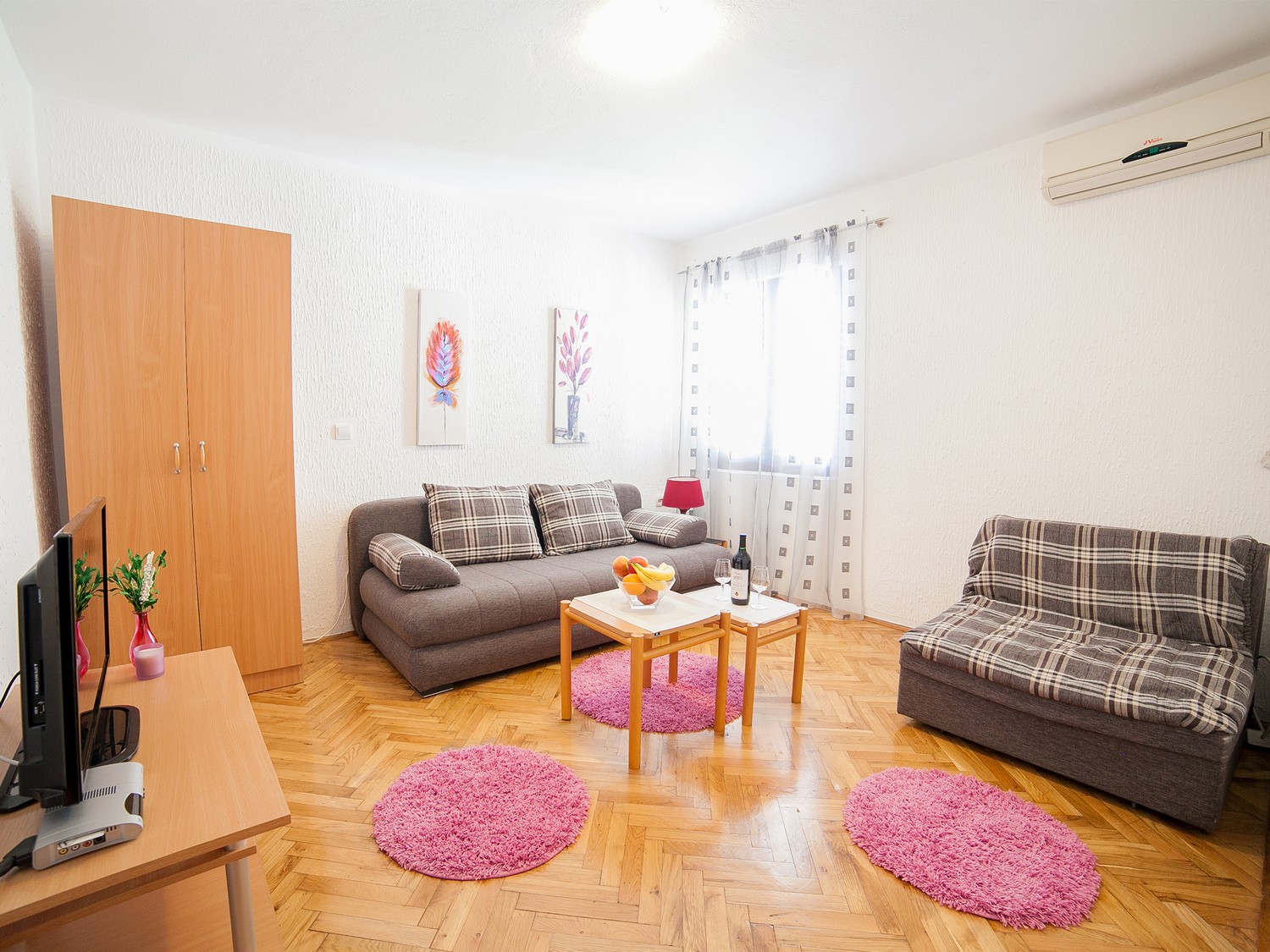 Apartman sa 1 spavaćom sobom sa balkonom